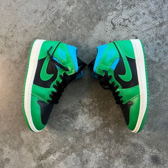 Nike Air Jordan 1 Mid Lucky Green Aquatone Women’s Size 6.5 - Picture 3 of 9